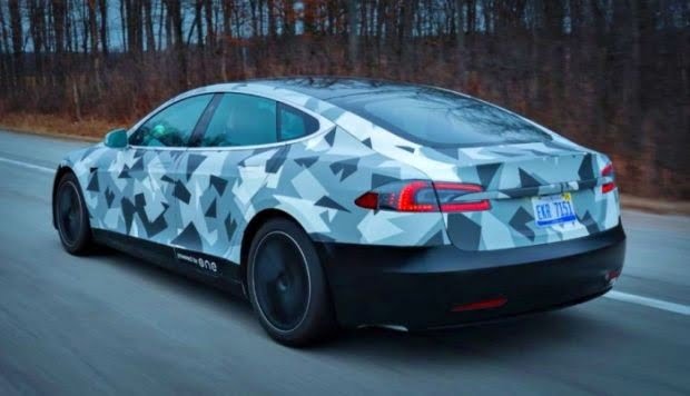 Tesla dan Evolusi Kendaraan Terhubung